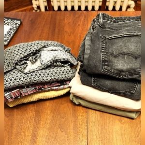 Men's clothing lot (pants, shirts)